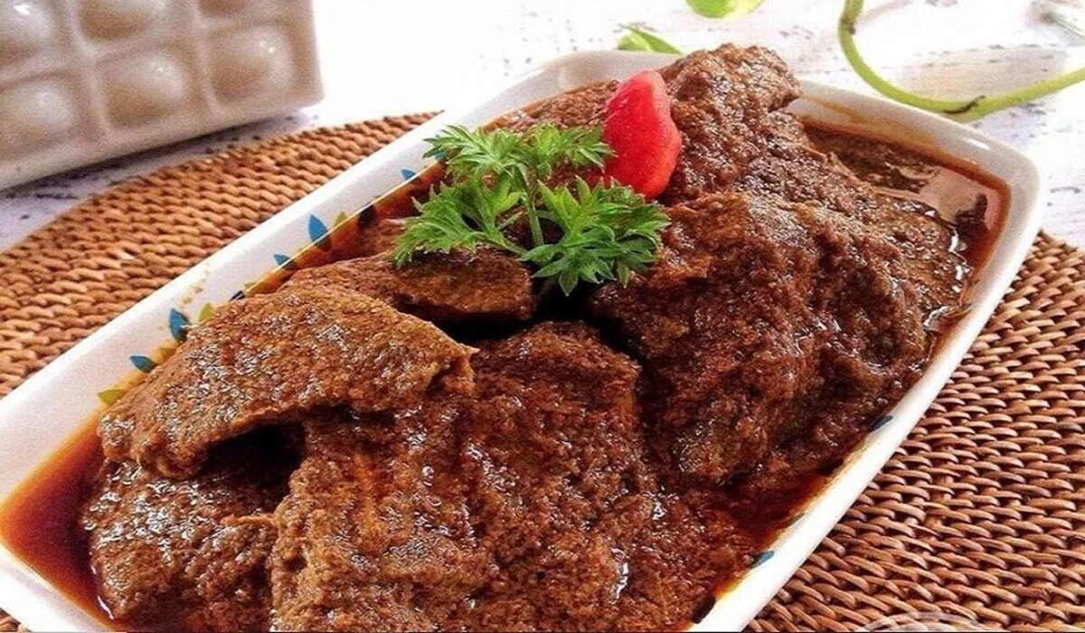 Rendang Dari Dapur Minangkabau Menuju Dunia